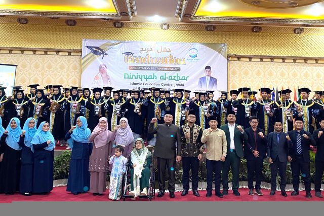 Graduation SMA IT Diniyyah Al Azhar Jambi 2025: Momentum Haru, Harapan, dan Komitmen Pendidikan Holistik Berkelas Dunia