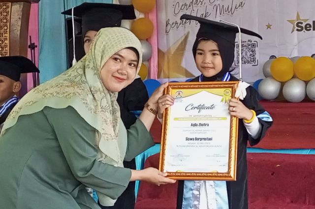 Ini Dia Guru dan Siswa Terbaik TK Islam Diniyyah Al-Azhar Raih Diaz Award 2023