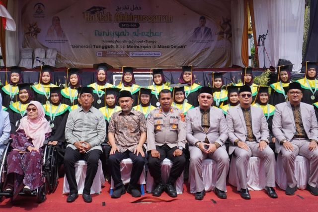 Graduation MTS - MA Diniyyah Al-Azhar Bungo, Ciptakan Generasi Tangguh, Pemimpin masa depan