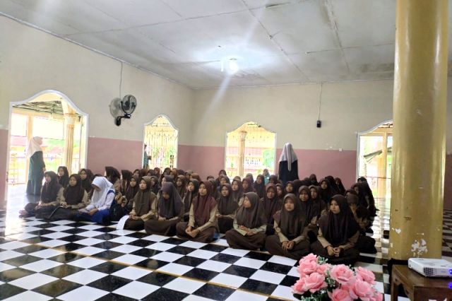 Diniyyah Al-Azhar Bungo Gelar Pelatihan "The Power of Ruhiologi Stop Bullying"