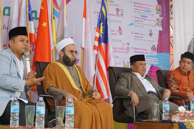 Tokoh Ini Ceritakan Tantangan Society 5.0 dalam Seminar Internasional Rangkaian Milad Diniyyah Al-Azhar ke-47