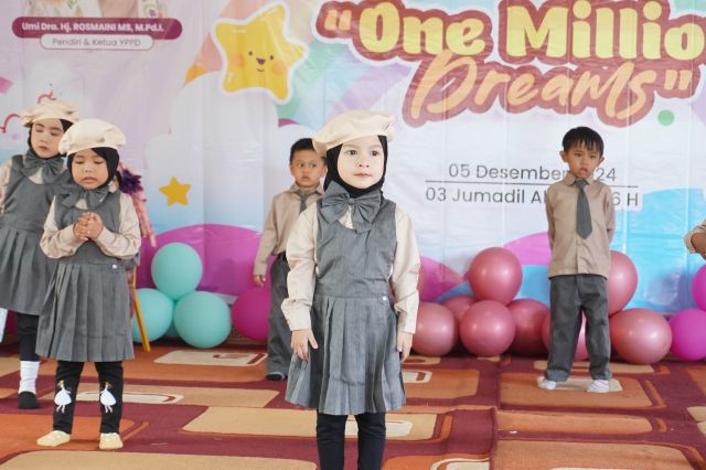 Pentas Seni TK dan KB Diniyyah Al-Azhar: Membentuk Generasi Berkarakter dan Berakhlak Mulia