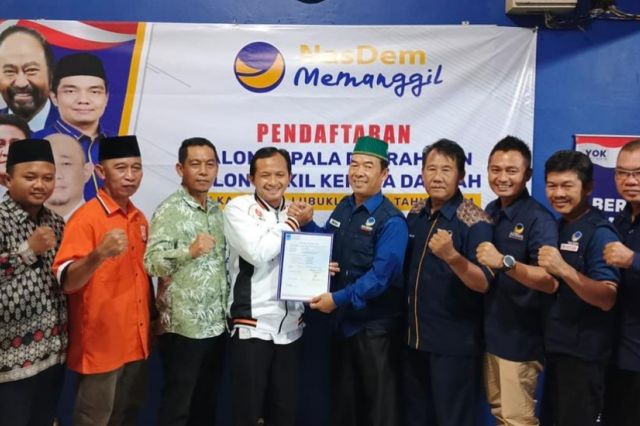 Bembi Perdana Antarkan Berkas H Suhada ke NasDem